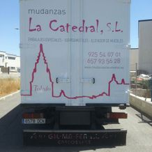 camión de Mudanzas y Guardamuebles La Catedral